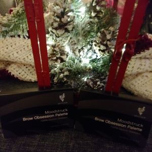 Younique Brow Obsession Palette.